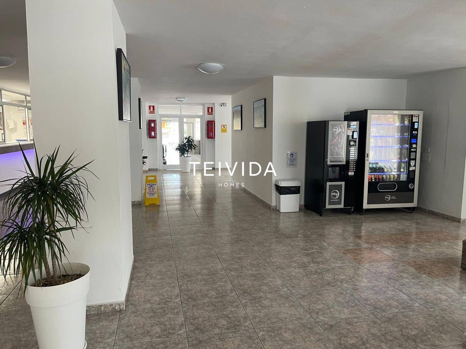 Piso de 1 habitación en Los Cristianos en venta con piscina garaje - 385.000 € (Ref: 10170391)