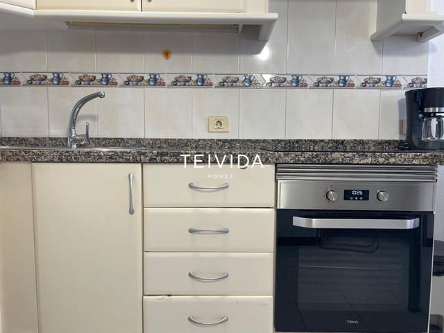 Piso de 1 habitación en Los Cristianos, Arona en venta con piscina garaje - 385.000 € (Ref: 10170391)