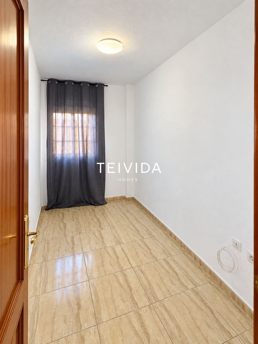 2 bedroom Flat for rent in Palm-Mar with pool garage - € 1,550 (Ref: 10172257)