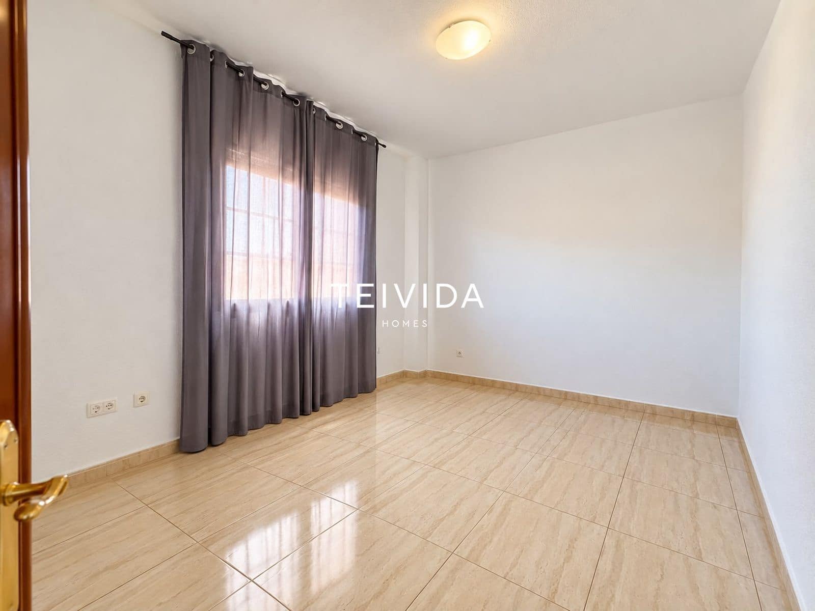 2 bedroom Flat for rent in Palm-Mar with pool garage - € 1,550 (Ref: 10172257)