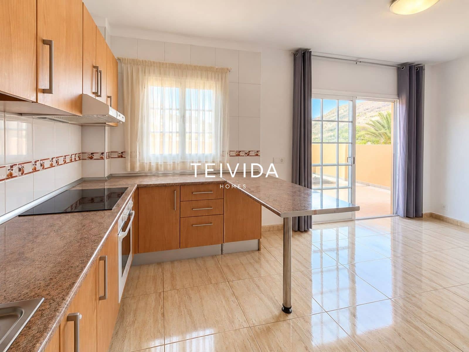 2 bedroom Flat for rent in Palm-Mar with pool garage - € 1,550 (Ref: 10172257)