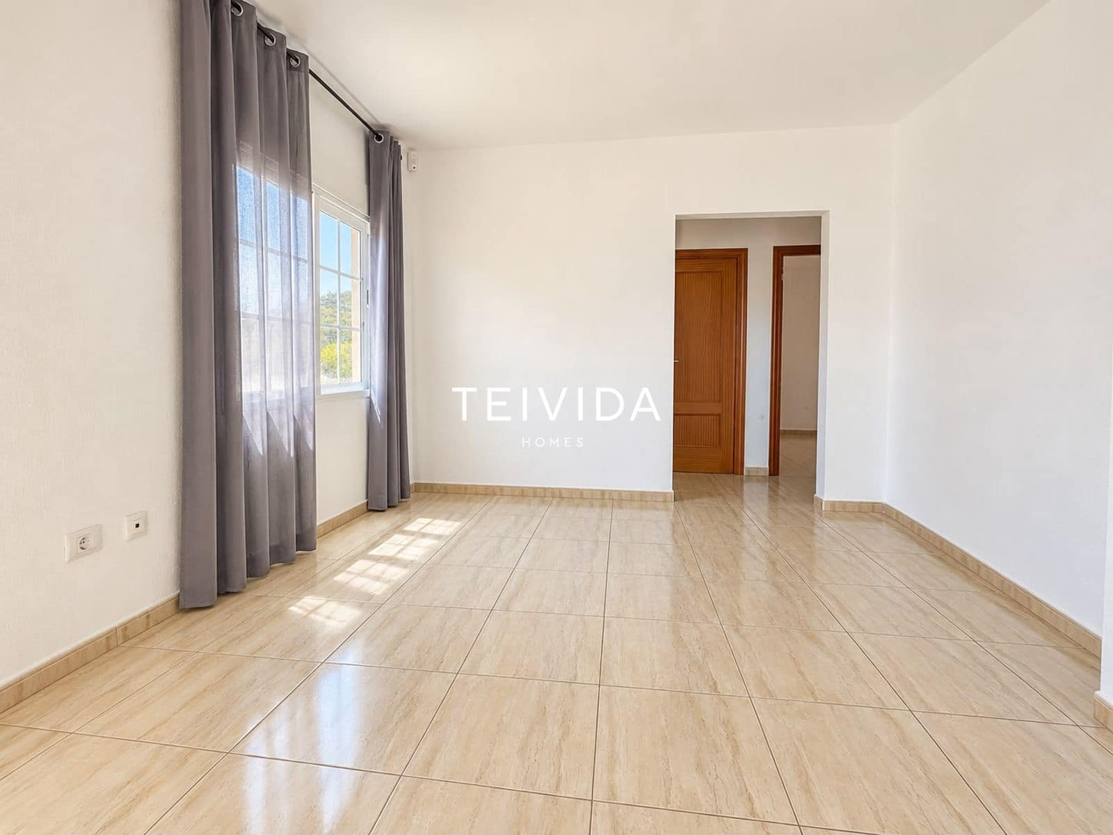 2 bedroom Flat for rent in Palm-Mar with pool garage - € 1,550 (Ref: 10172257)