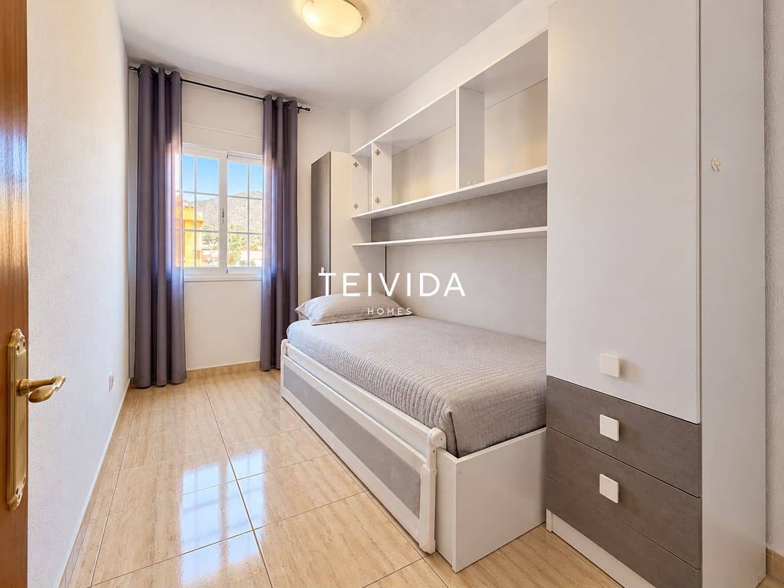 2 bedroom Flat for rent in Palm-Mar with pool garage - € 1,550 (Ref: 10172257)