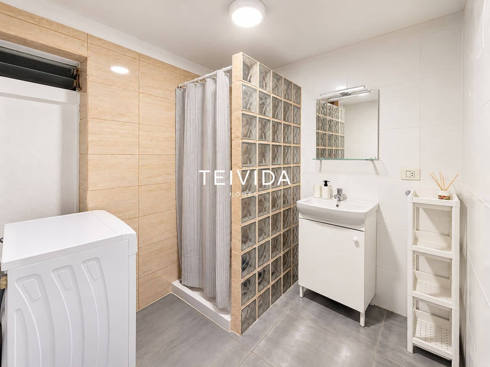 2 slaapkamer Flat te koop in Los Cristianos - € 500.000 (Ref: 10175619)