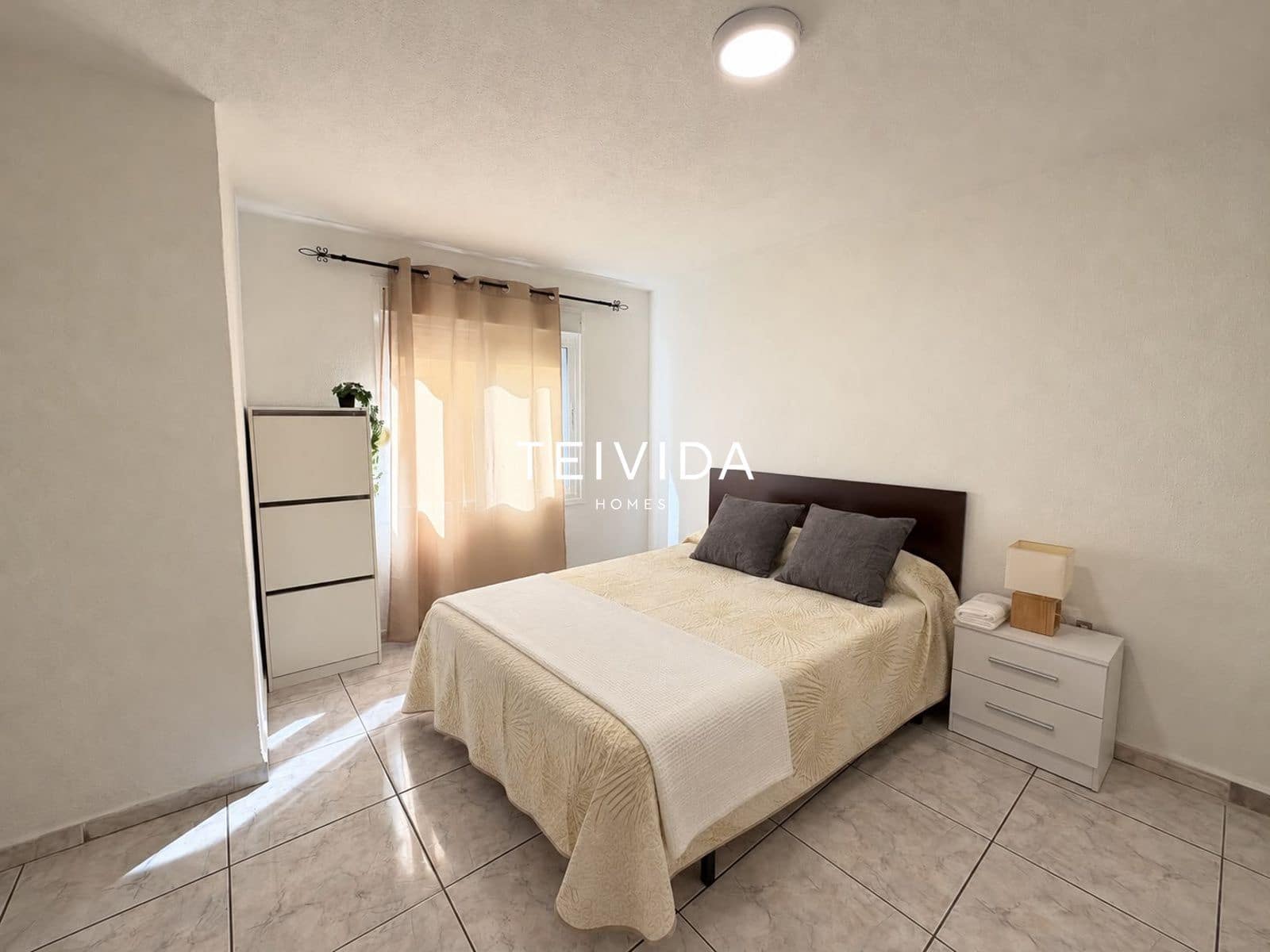 2 slaapkamer Flat te koop in Los Cristianos - € 500.000 (Ref: 10175619)