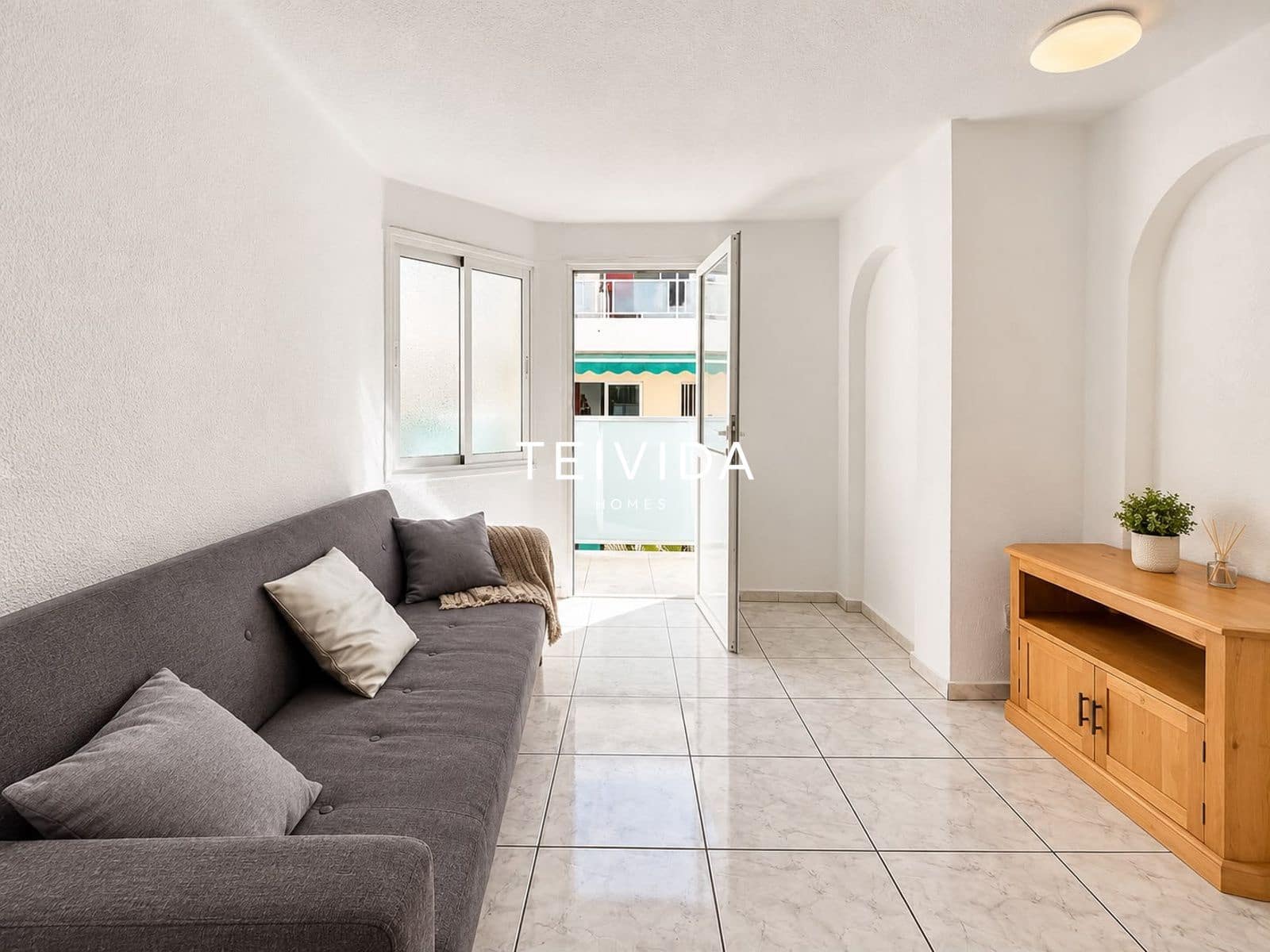 2 bedroom Flat for rent in Los Cristianos - € 1,400 (Ref: 10175620)