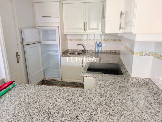 2 soverom Leilighet til salgs i Los Cristianos, Arona med svømmebasseng - € 360 000 (Ref: 10179611)