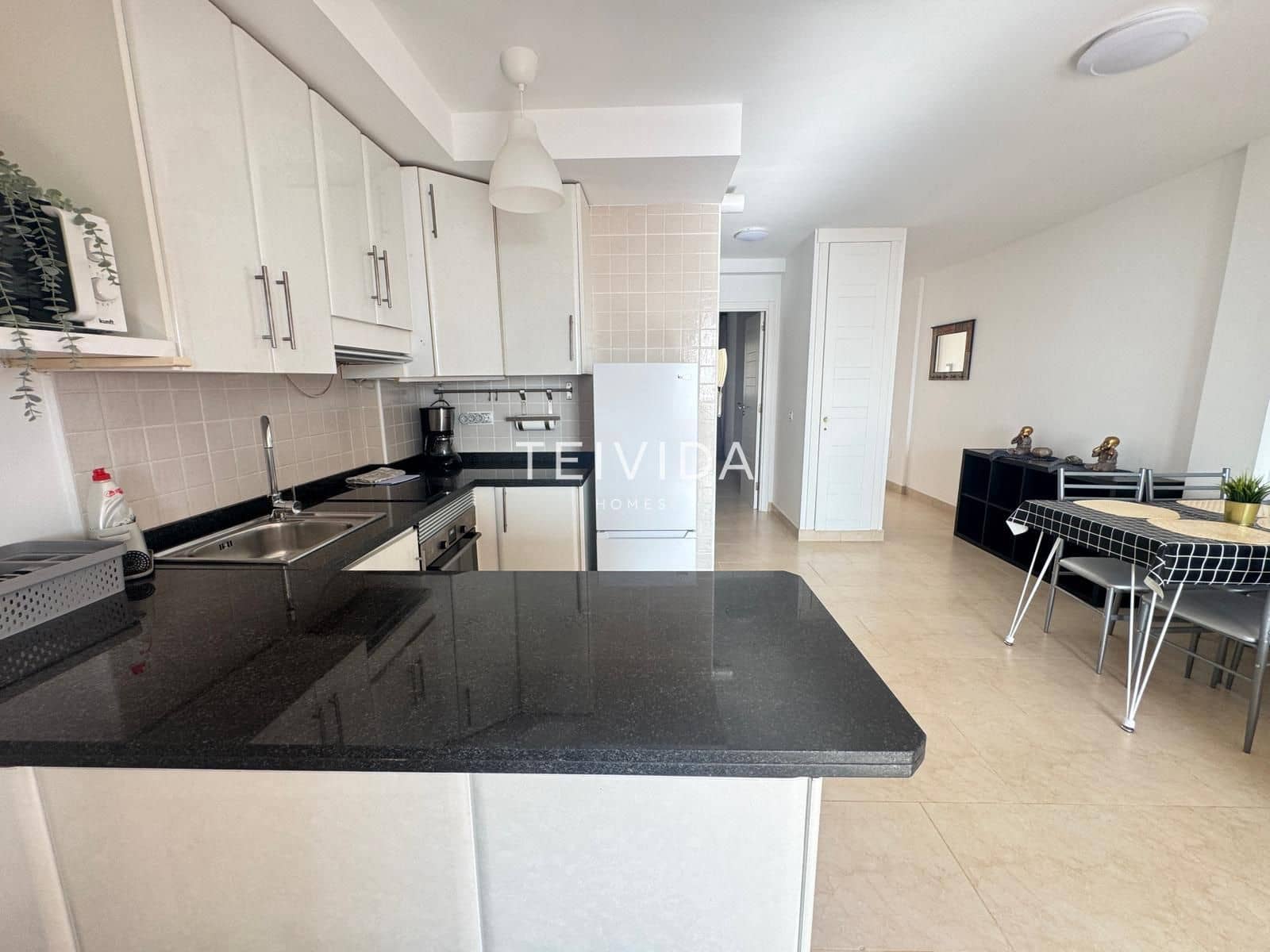 2 bedroom Penthouse for rent in Arona with pool - € 1,650 (Ref: 9515875)