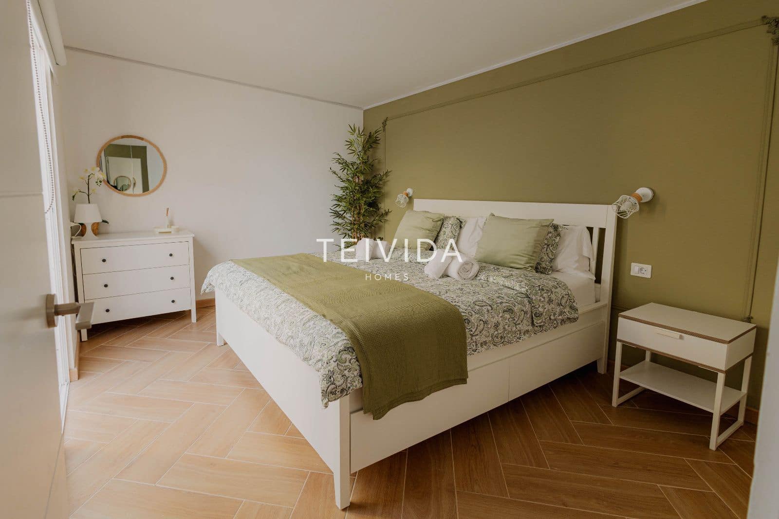 8 Zimmer Bar/Restaurant zu verkaufen in Guia de Isora mit Garage - 650.000 € (Ref: 9515876)