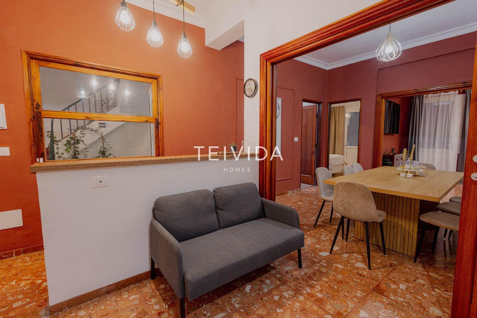 8 Zimmer Bar/Restaurant zu verkaufen in Guia de Isora mit Garage - 650.000 € (Ref: 9515876)