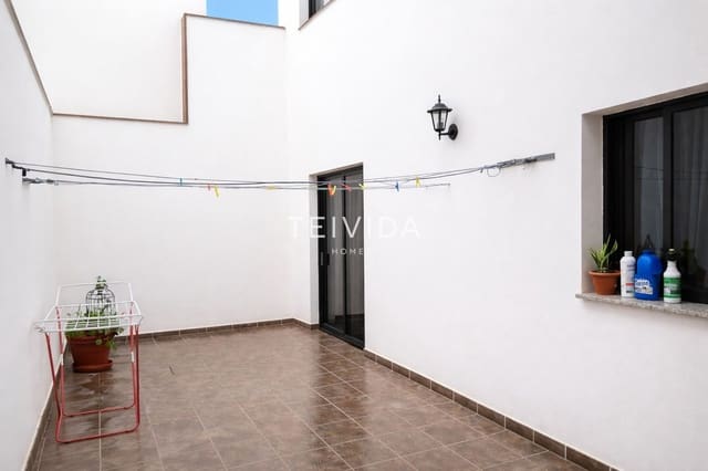 4 soveværelse Lejlighed til salg i Santa Cruz de Tenerife med garage - € 260.000 (Ref: 9516475)