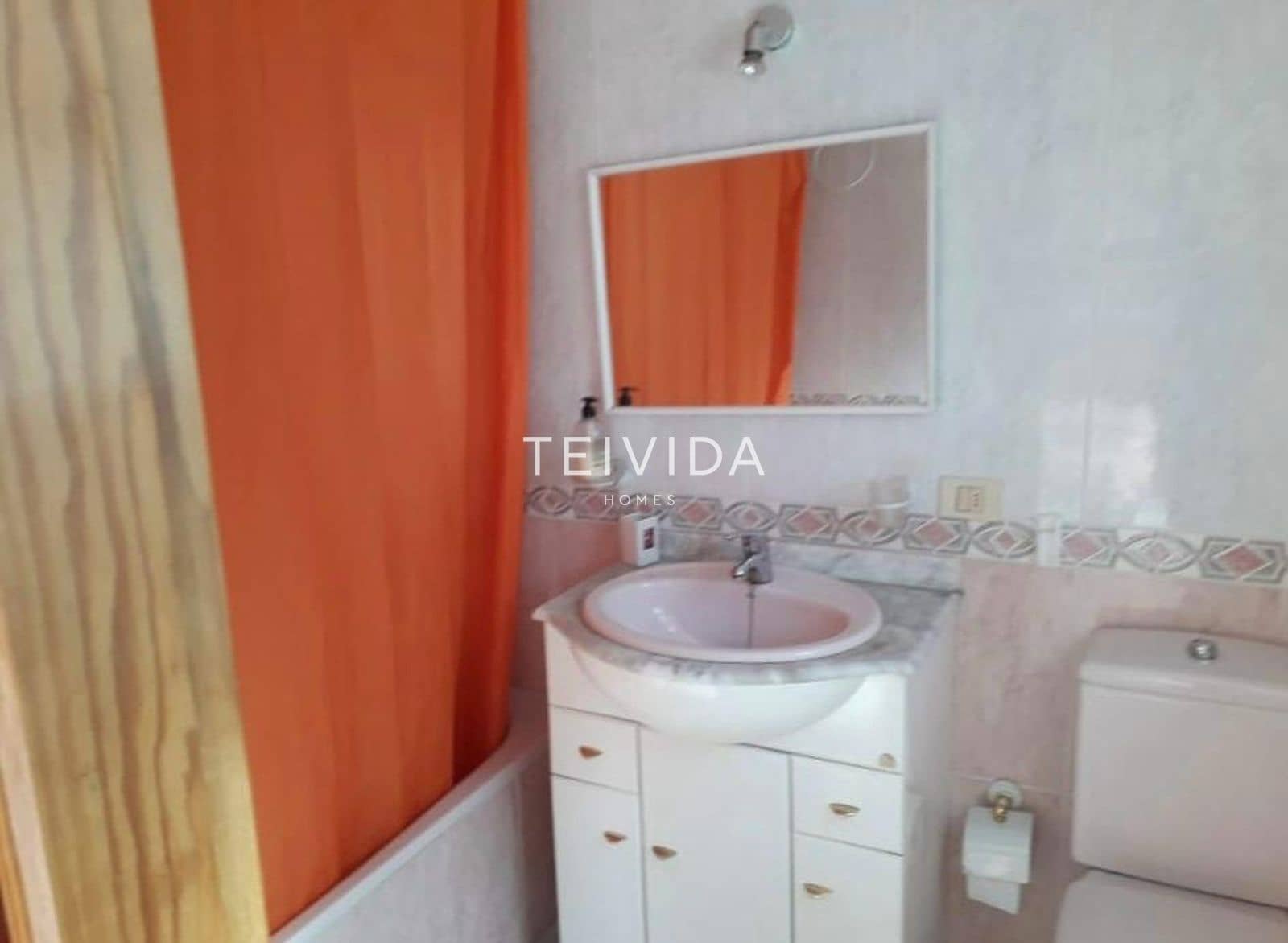 4 soveværelse Lejlighed til salg i Santa Cruz de Tenerife med garage - € 260.000 (Ref: 9516475)