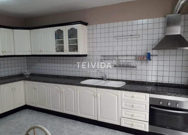 4 soveværelse Lejlighed til salg i Santa Cruz de Tenerife med garage - € 260.000 (Ref: 9516475)
