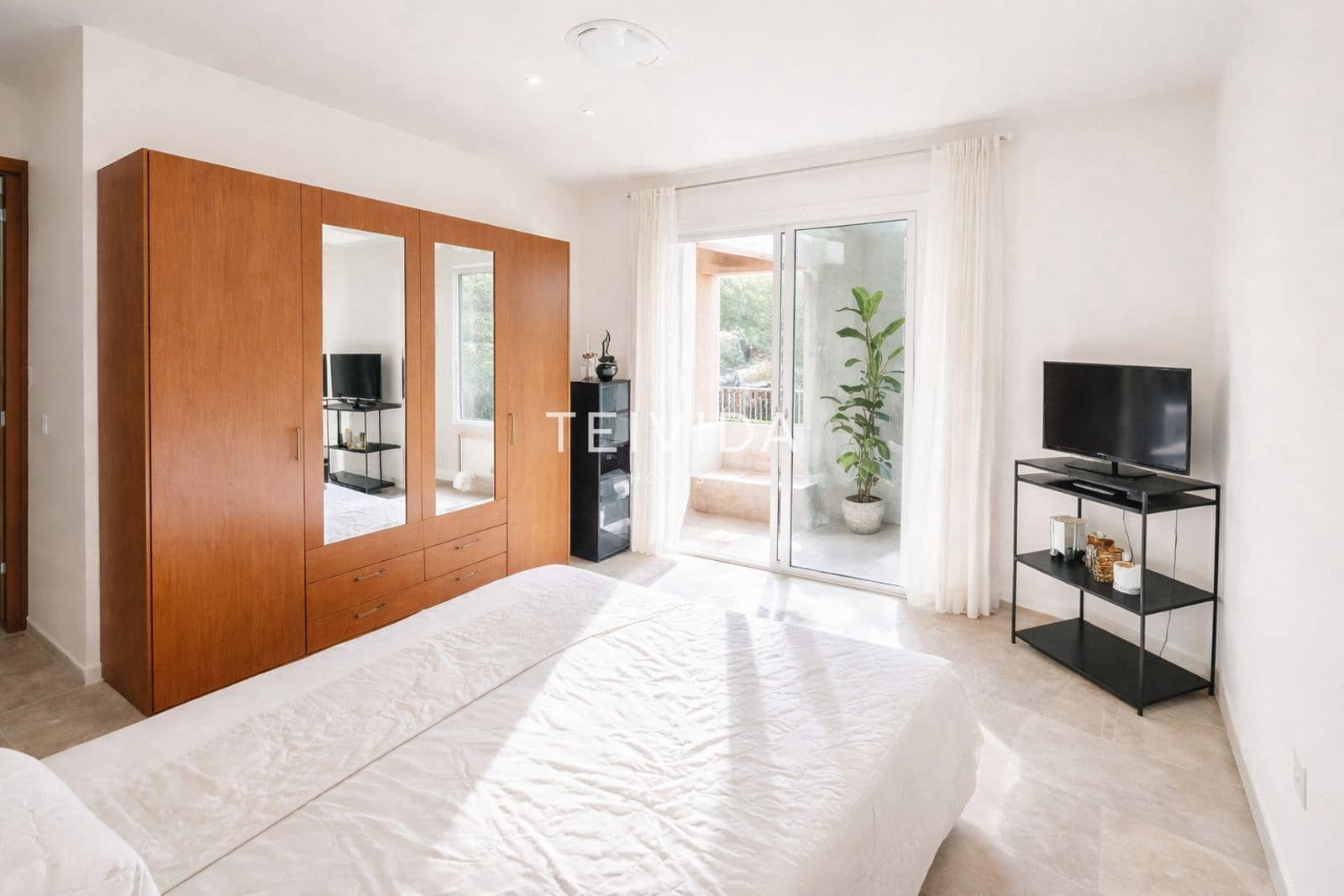 2 bedroom Flat for sale in Arona - € 165,000 (Ref: 9518068)