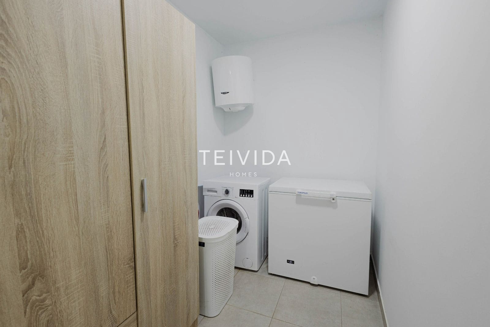 Restaurant/Bar for sale in Puerto Santiago - € 335,000 (Ref: 9525181)