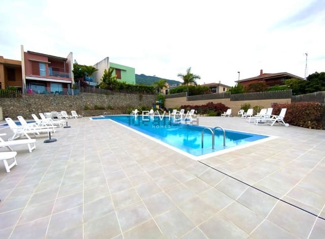 Maison de Ville de 2 chambres à louer à Santa Cruz de Tenerife avec piscine garage - 1 400 € (Ref: 9528501)