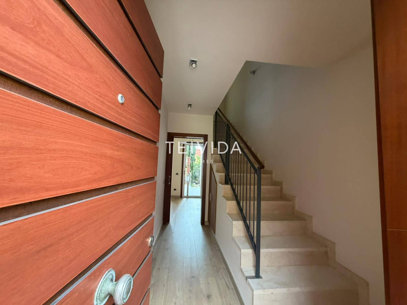 2 bedroom Townhouse for rent in Santa Ursula with pool garage - € 1,400 (Ref: 9528501)