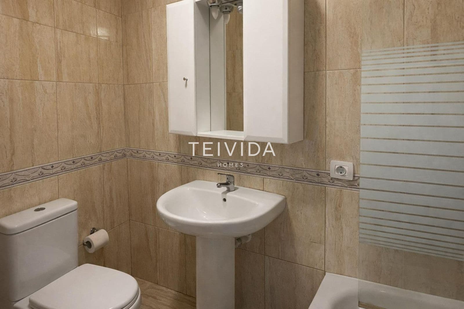 2 quarto Apartamento para arrendar em Arona com piscina garagem - 1 600 € (Ref: 9532176)