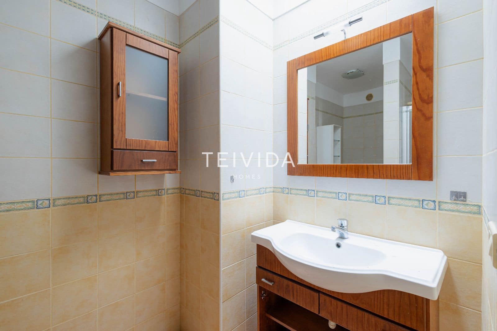 2 soverom Hus til salgs i Costa Adeje med svømmebasseng garasje - € 669 000 (Ref: 9539740)