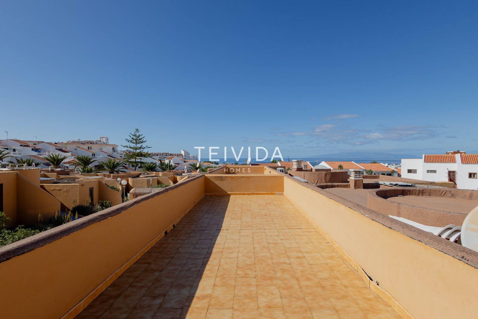 2 soverom Hus til salgs i Costa Adeje med svømmebasseng garasje - € 669 000 (Ref: 9539740)