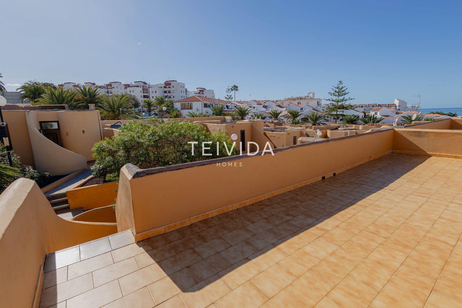 2 soverom Hus til salgs i Costa Adeje med svømmebasseng garasje - € 669 000 (Ref: 9539740)