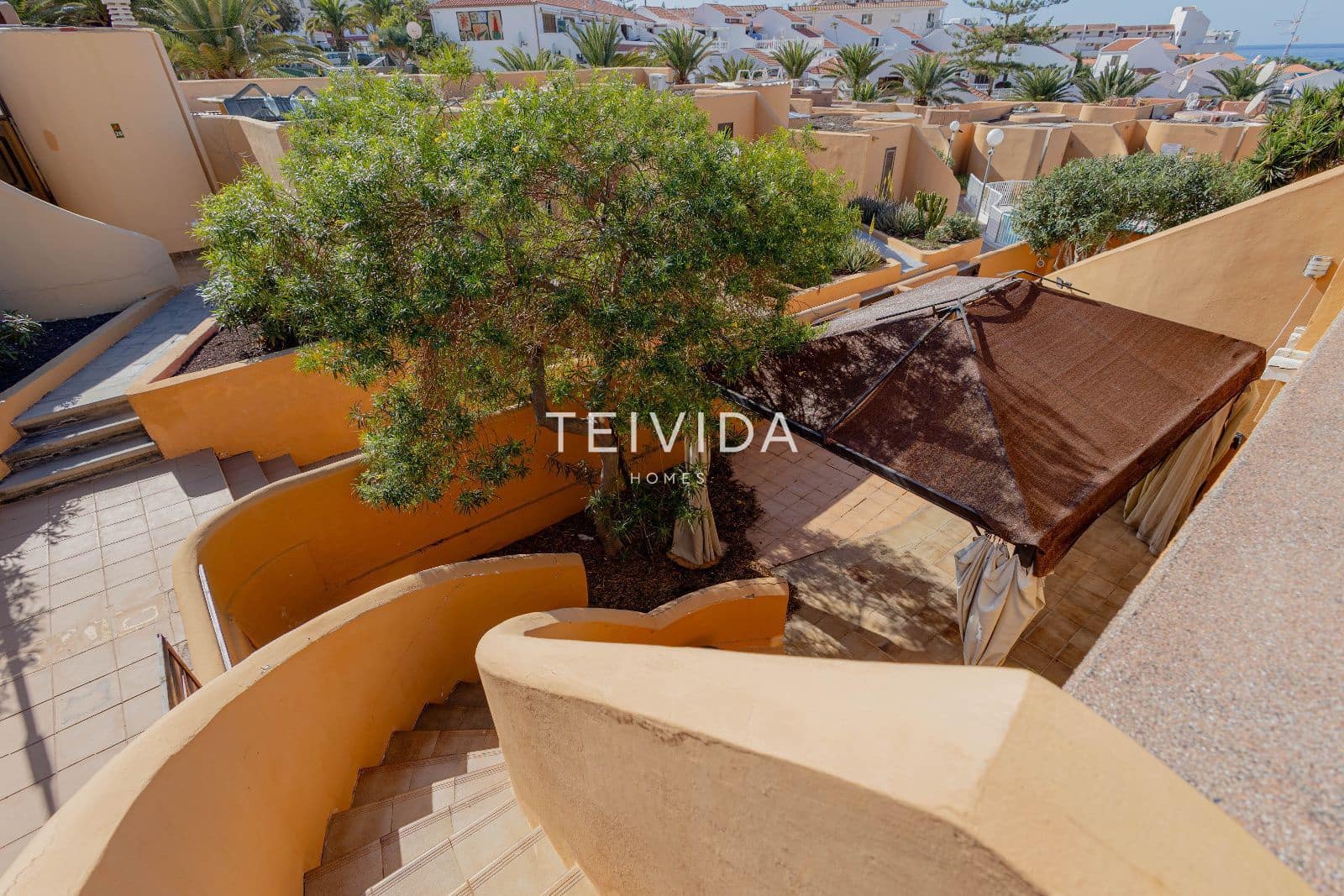 2 soverom Hus til salgs i Costa Adeje med svømmebasseng garasje - € 669 000 (Ref: 9539740)