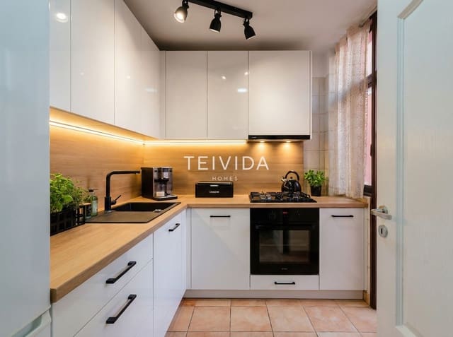 2 soverom Hus til salgs i Costa Adeje, Adeje med svømmebasseng garasje - € 669 000 (Ref: 9539740)