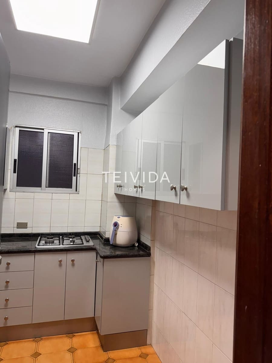 4 sovrum Lägenhet att hyra i Santa Cruz de Tenerife - 1 300 € (Ref: 9542744)