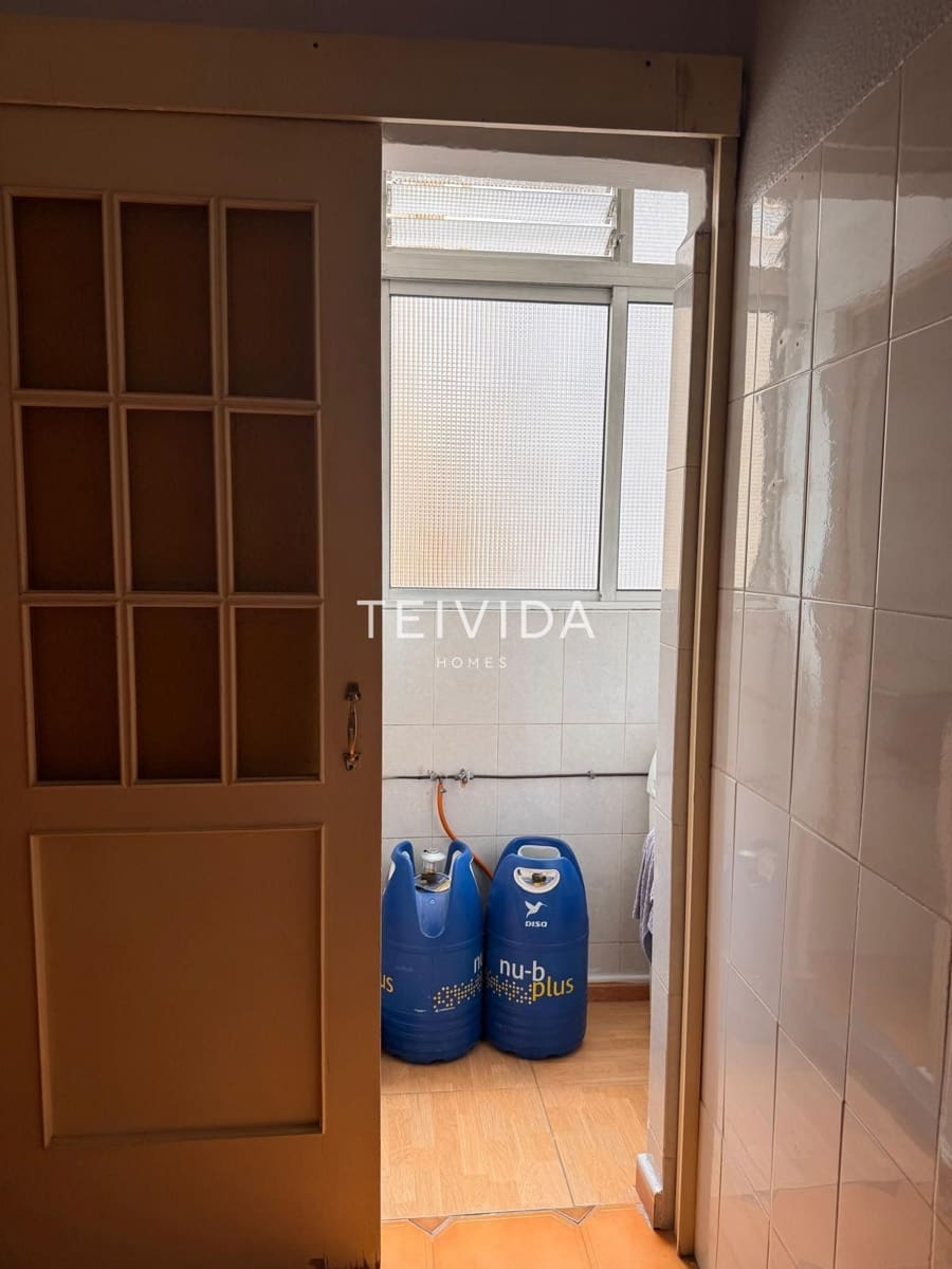 4 sovrum Lägenhet att hyra i Santa Cruz de Tenerife - 1 300 € (Ref: 9542744)