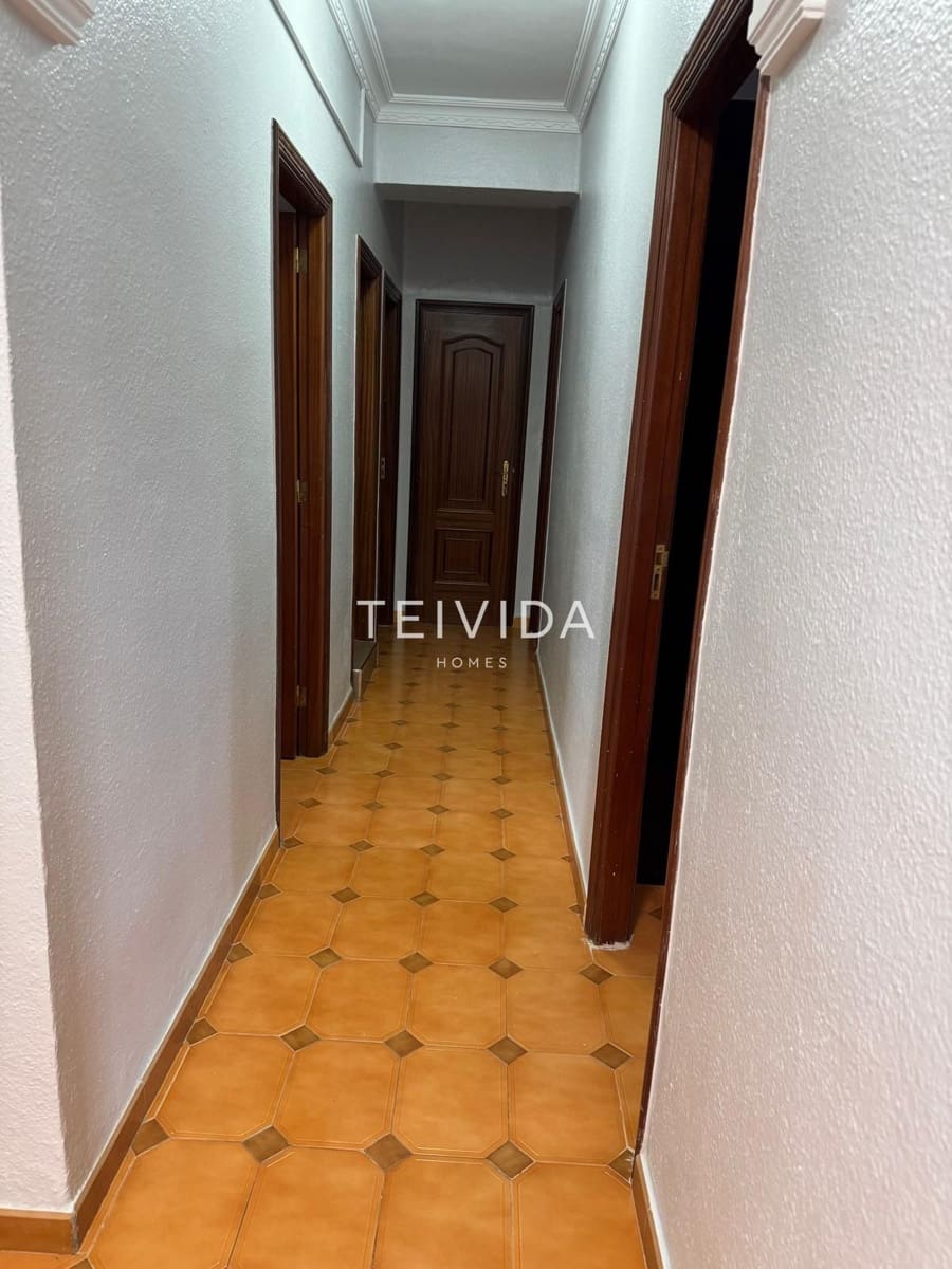 4 sovrum Lägenhet att hyra i Santa Cruz de Tenerife - 1 300 € (Ref: 9542744)