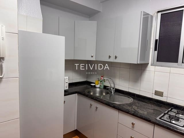 4 sovrum Lägenhet att hyra i Santa Cruz de Tenerife - 1 300 € (Ref: 9542744)