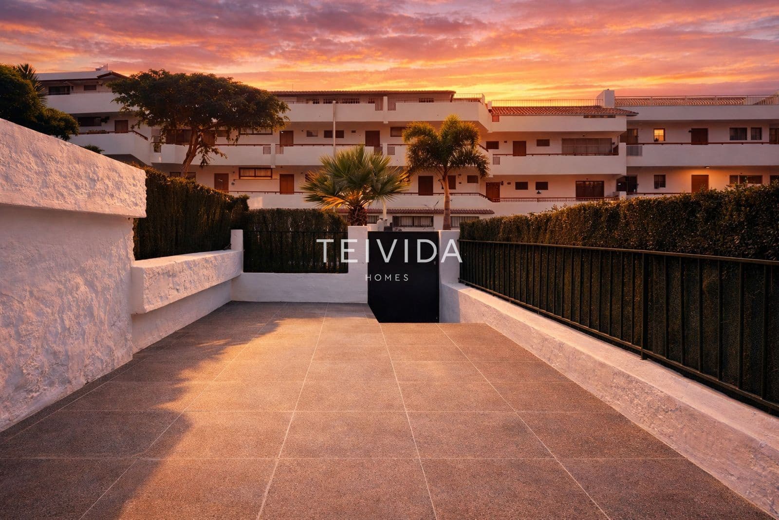 2 sypialnia Dom na sprzedaż w Adeje z basenem garażem - 650 000 € (Ref: 9550067)