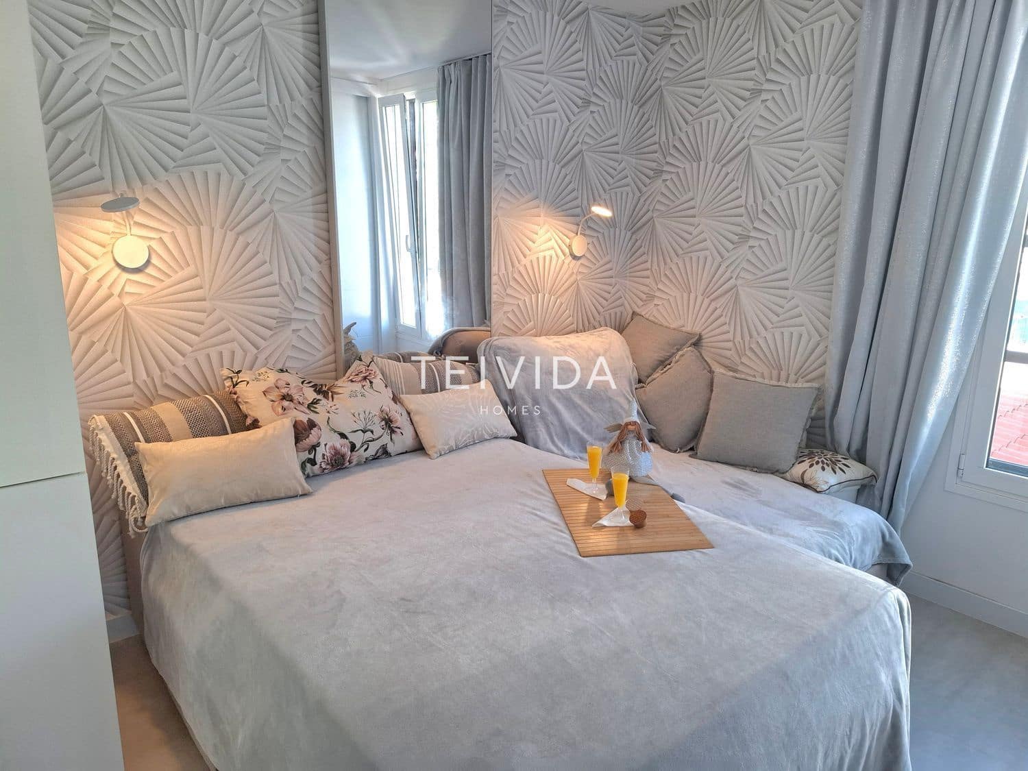 2 makuuhuone Asunto myytävänä paikassa Playa de las Americas mukana uima-altaan - 570 000 € (Ref: 9569414)