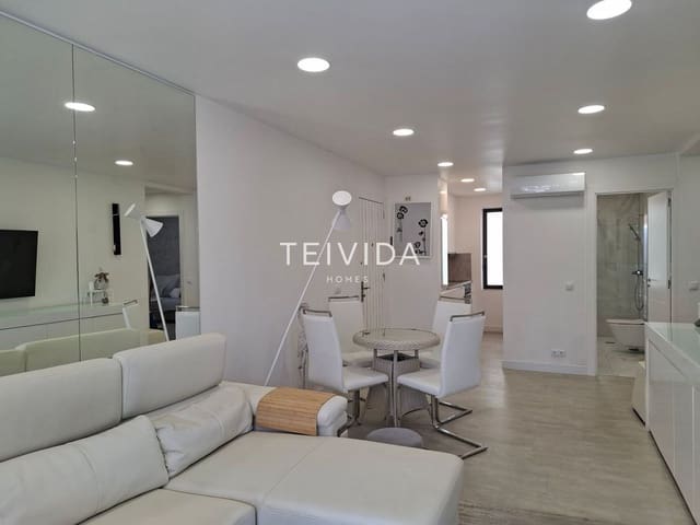 2 makuuhuone Asunto myytävänä paikassa Playa de las Americas, Arona mukana uima-altaan - 570 000 € (Ref: 9569414)