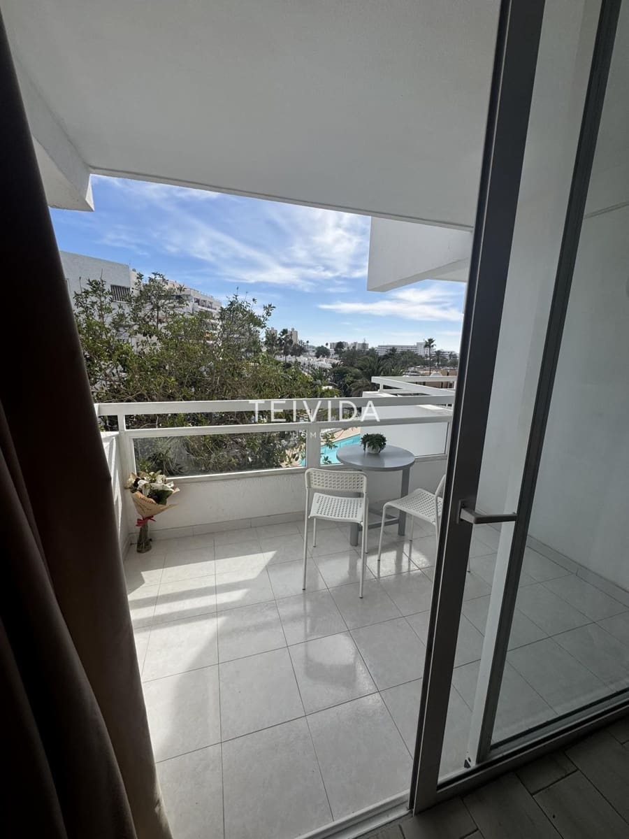 Flat for rent in Adeje with pool - € 1,050 (Ref: 9572218)