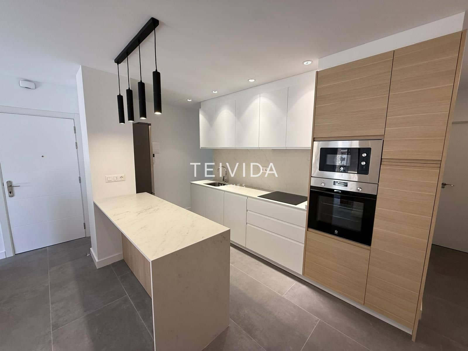 Piso de 3 habitaciones en Santa Cruz de Tenerife en alquiler - 1.500 € (Ref: 9606341)