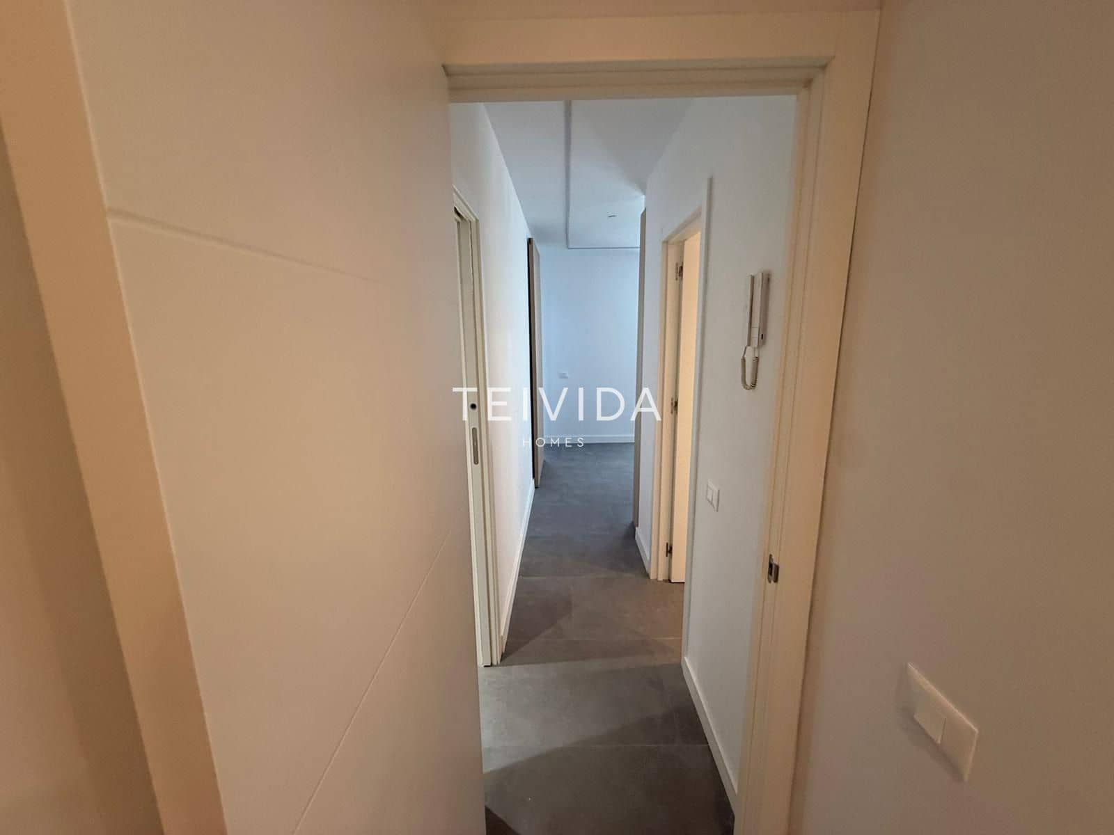 Piso de 3 habitaciones en Santa Cruz de Tenerife en alquiler - 1.500 € (Ref: 9606341)