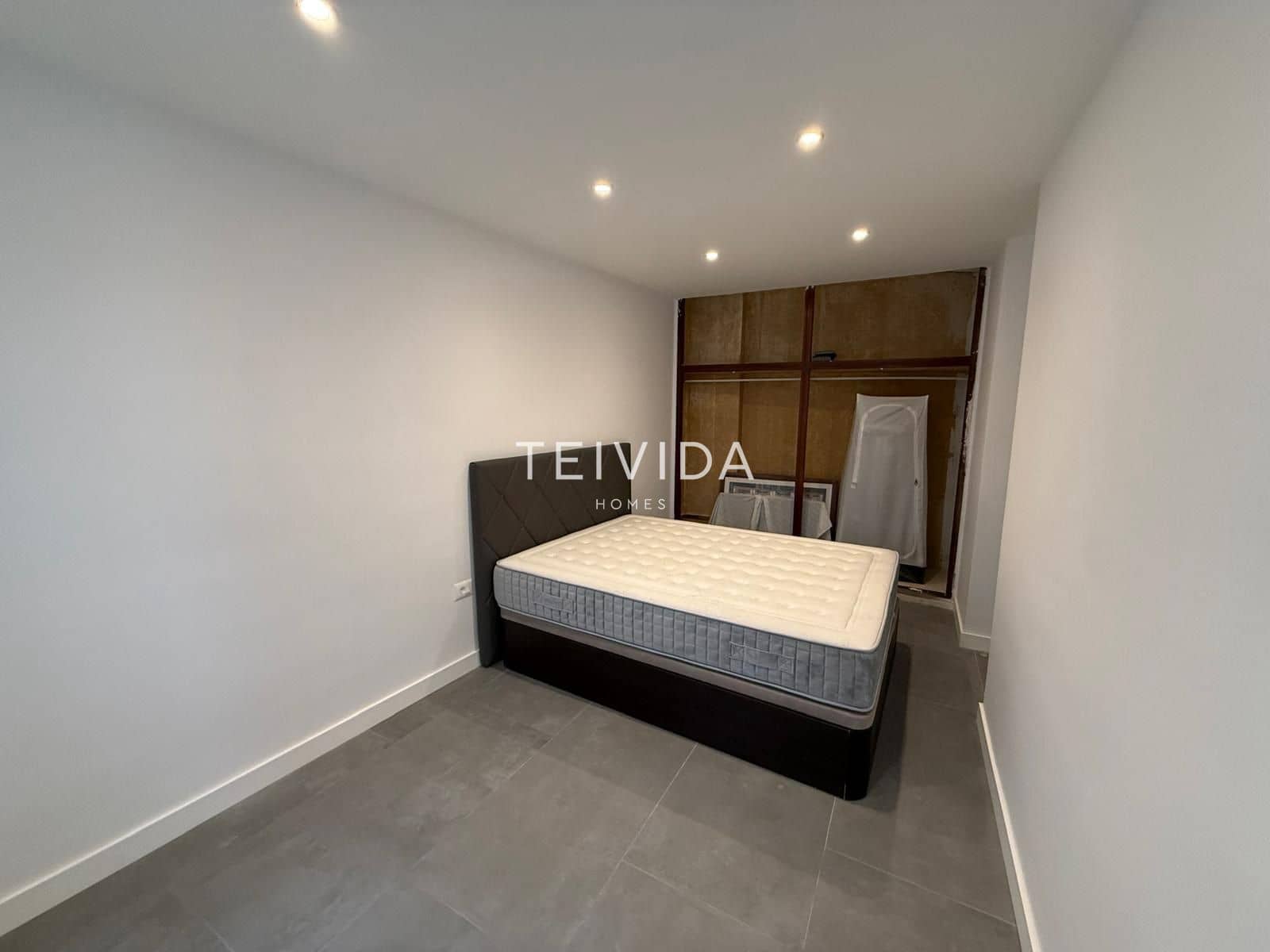 Piso de 3 habitaciones en Santa Cruz de Tenerife en alquiler - 1.500 € (Ref: 9606341)