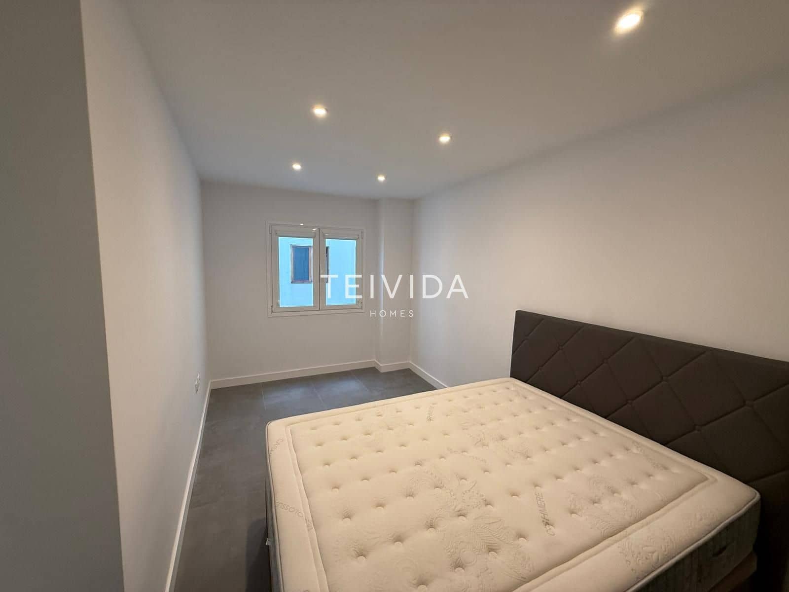 Piso de 3 habitaciones en Santa Cruz de Tenerife en alquiler - 1.500 € (Ref: 9606341)