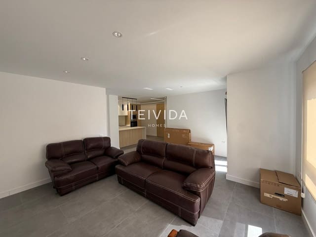 Piso de 3 habitaciones en Santa Cruz de Tenerife en alquiler - 1.500 € (Ref: 9606341)