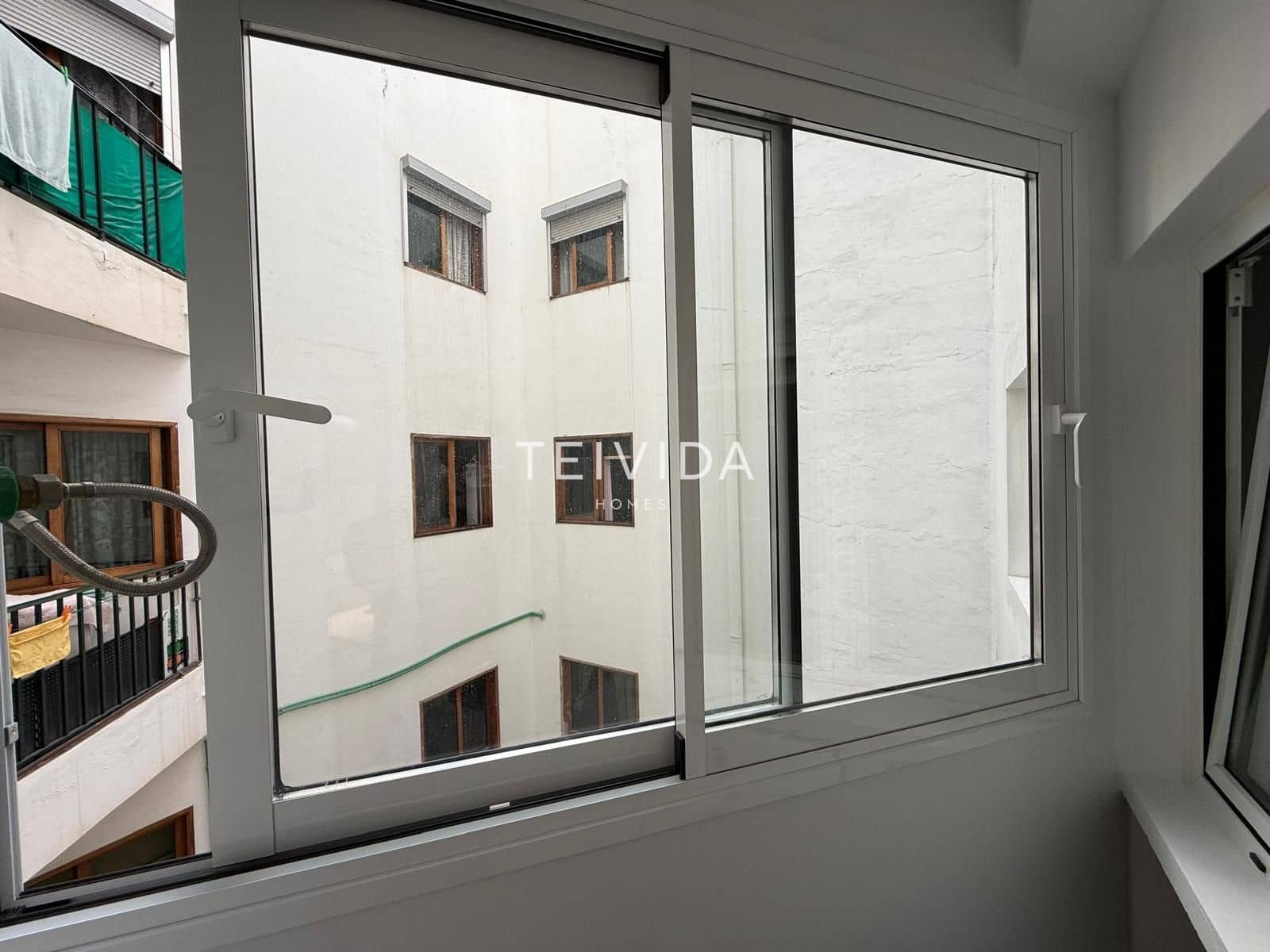 Piso de 3 habitaciones en Santa Cruz de Tenerife en alquiler - 1.500 € (Ref: 9606341)