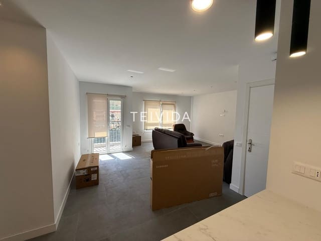 Piso de 3 habitaciones en Santa Cruz de Tenerife en alquiler - 1.500 € (Ref: 9606341)