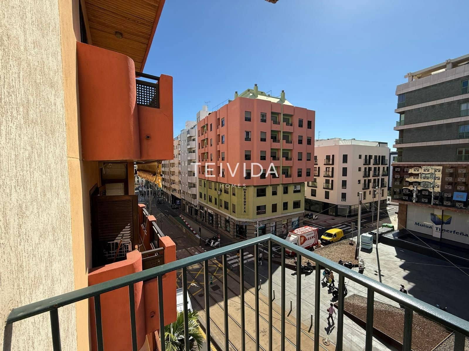 Piso de 3 habitaciones en Santa Cruz de Tenerife en alquiler - 1.500 € (Ref: 9606341)