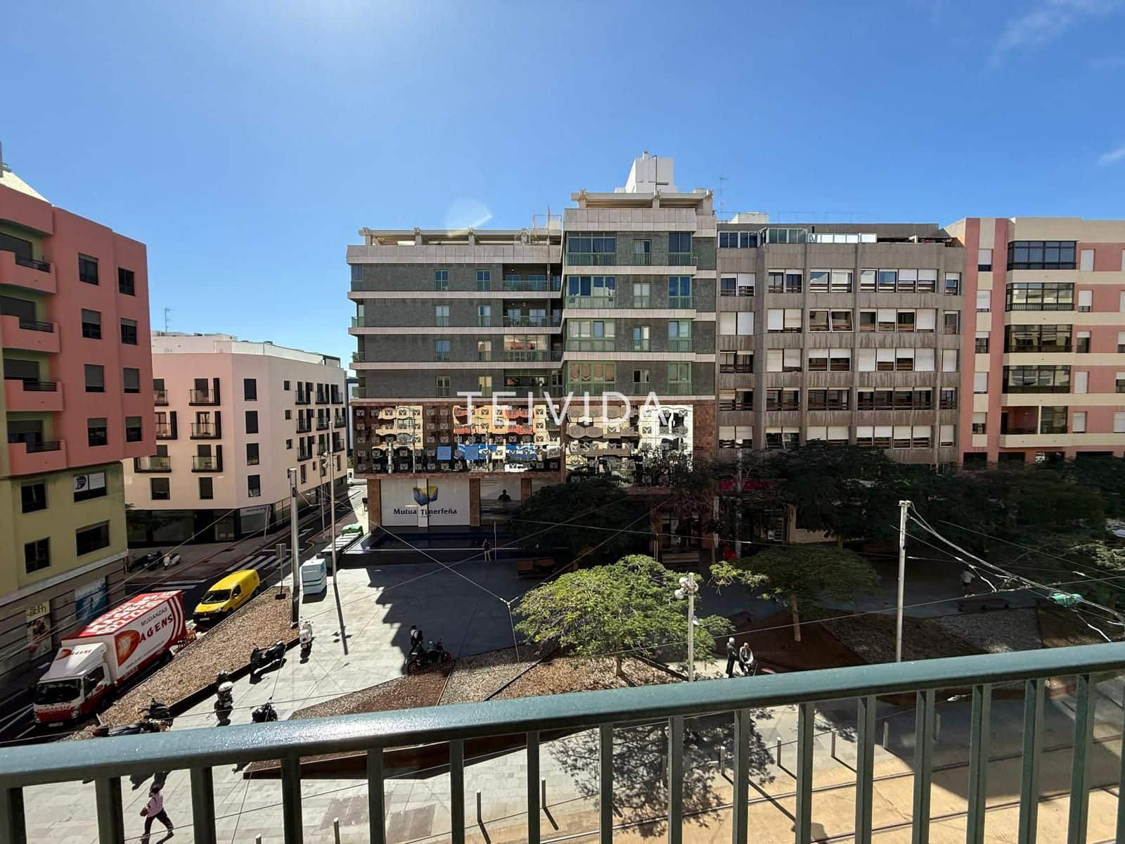 Piso de 3 habitaciones en Santa Cruz de Tenerife en alquiler - 1.500 € (Ref: 9606341)