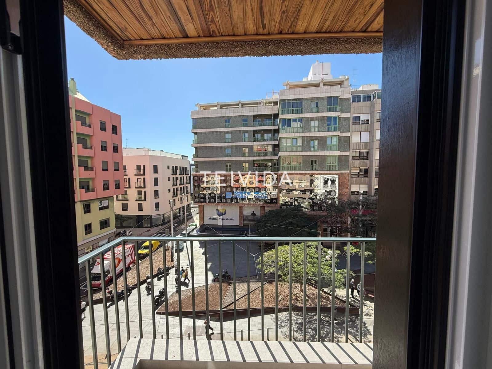 Piso de 3 habitaciones en Santa Cruz de Tenerife en alquiler - 1.500 € (Ref: 9606341)