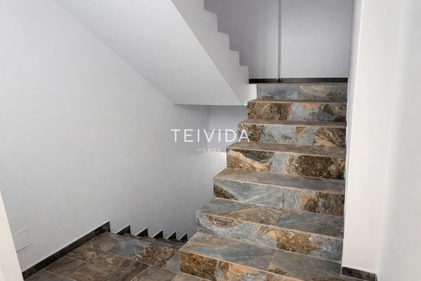 3 sovrum Restaurang/Bar till salu i Granadilla de Abona - 325 000 € (Ref: 9606698)