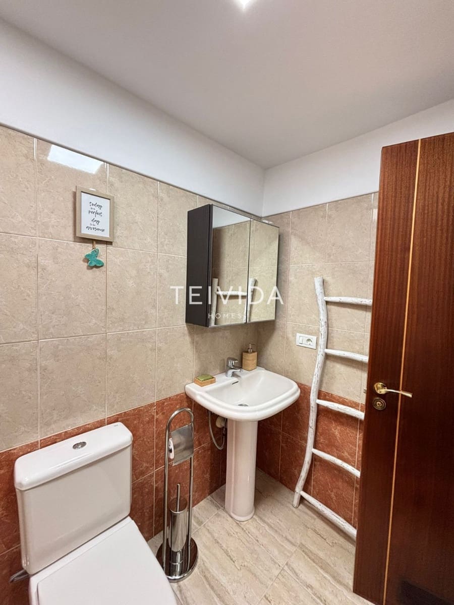 2 bedroom Flat for rent in Santa Cruz de Tenerife with garage - € 1,100 (Ref: 9606835)