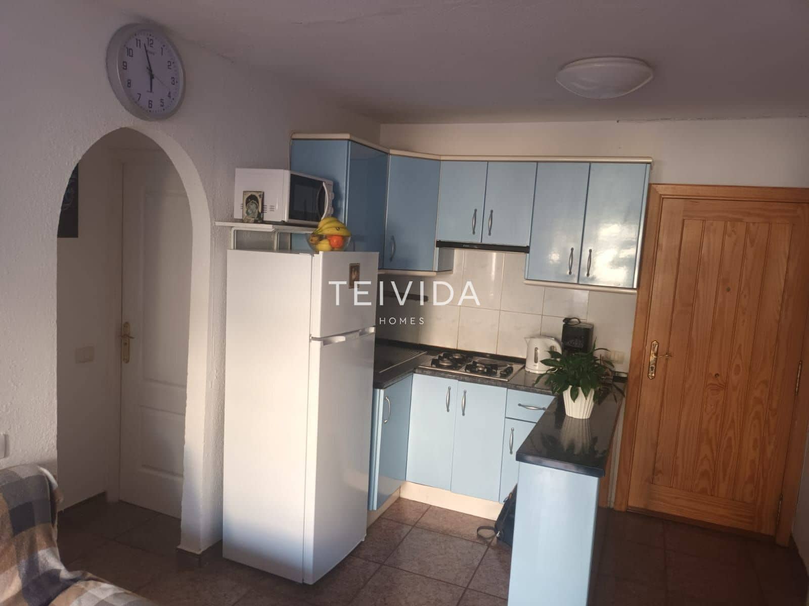 1 slaapkamer Flat te huur in Los Cristianos met zwembad - € 1.200 (Ref: 9606836)