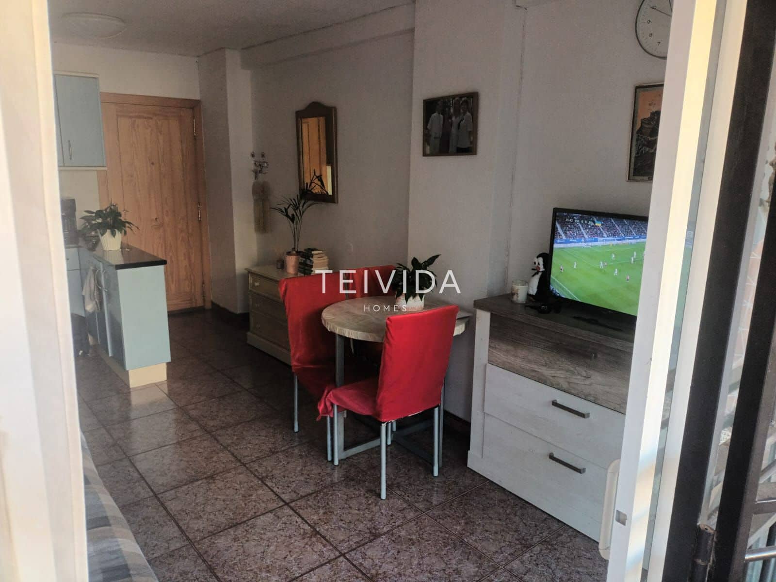 1 slaapkamer Flat te huur in Los Cristianos met zwembad - € 1.200 (Ref: 9606836)
