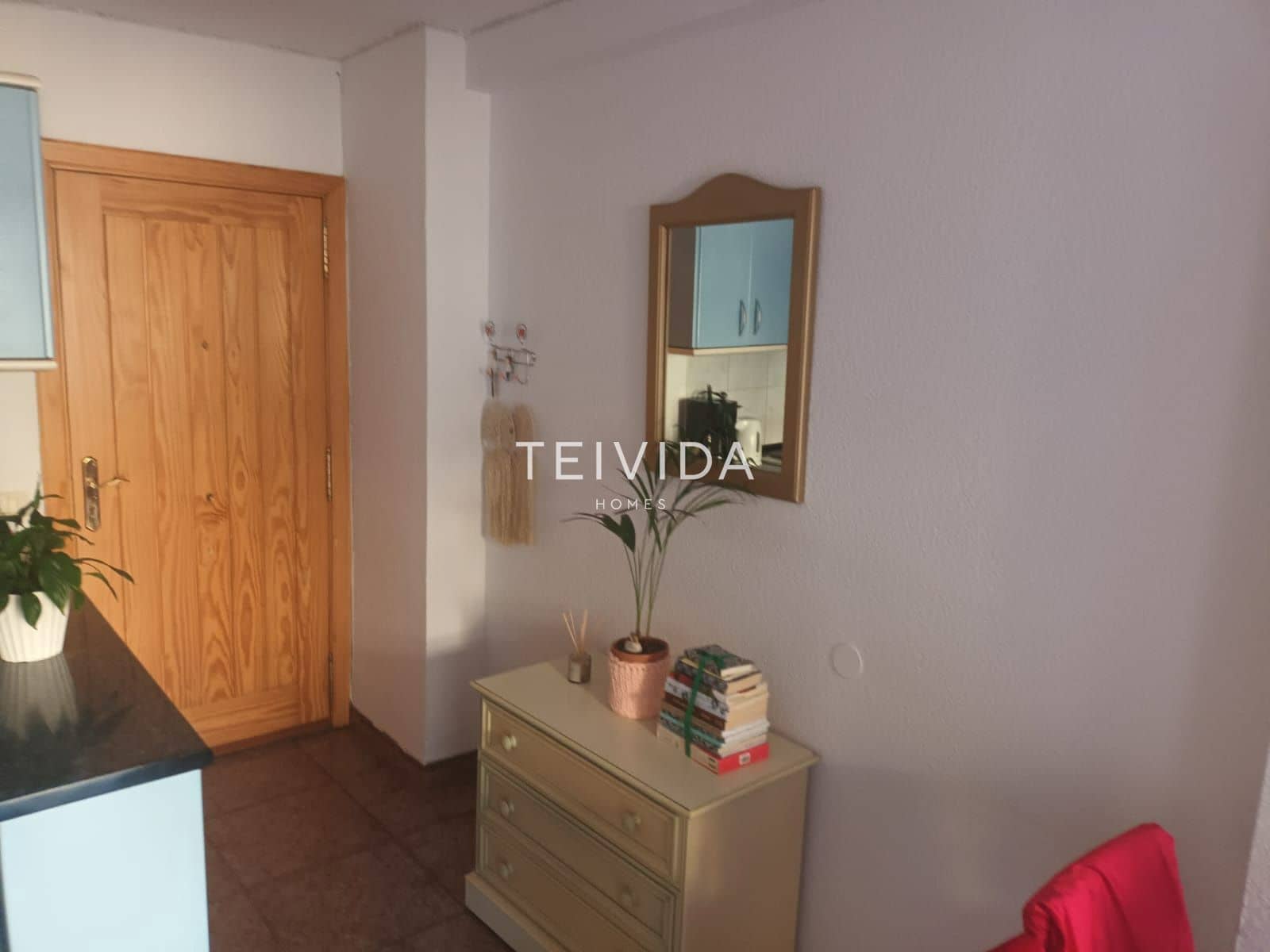 1 slaapkamer Flat te huur in Los Cristianos met zwembad - € 1.200 (Ref: 9606836)